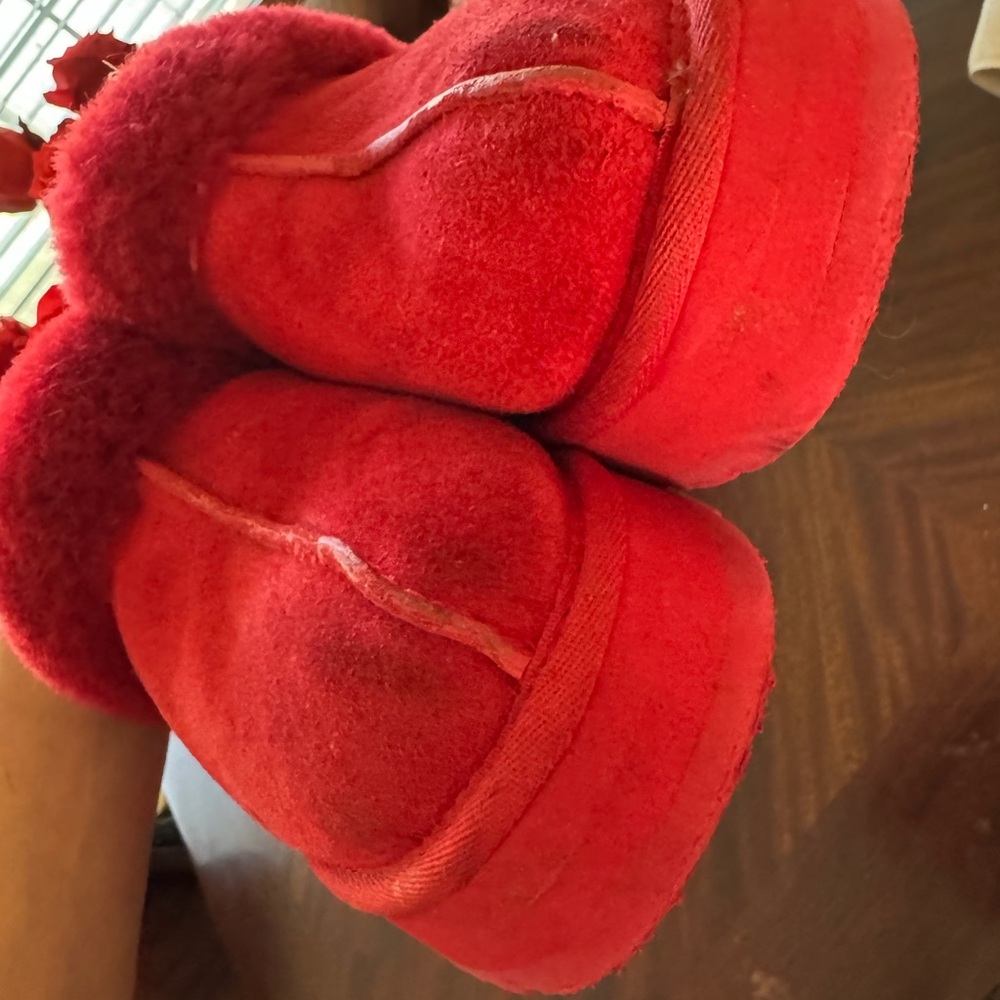 UGG Kids Plush Red Slippers - Picture 3 of 4